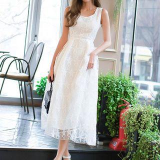 Star Embroidered Sleeveless Midi Dress