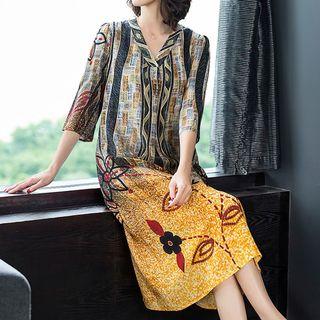 3/4-sleeve V-neck Printed Midi Shift Dress