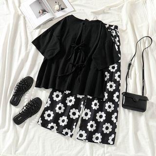 Plain Short-sleeve T-shirt / Flower Wide Leg Pants