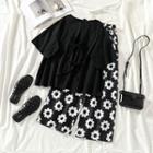 Plain Short-sleeve T-shirt / Flower Wide Leg Pants