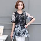 Short-sleeve Lace Panel Patterned Top