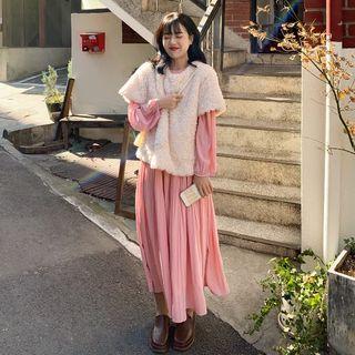 Long-sleeve Ruffled Plain Dress / Short-sleeve Shearling Top