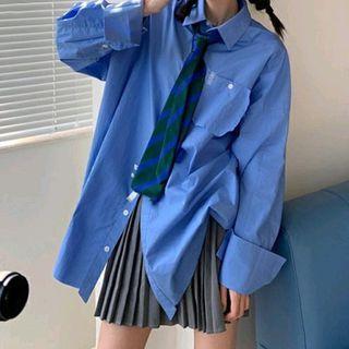 Plain Long-sleeve Shirt / Striped Necktie