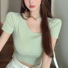 Short-sleeve Chain-accent Slim-fit T-shirt