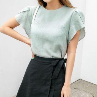 Plus Size Round-neck Petal-sleeve Top