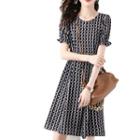Short Sleeve Round Neck Print Dress
