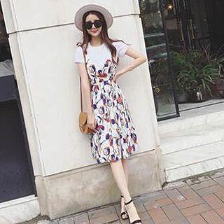 Set: Short-sleeve T-shirt + Strappy Print Dress