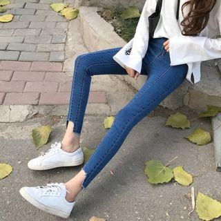 Raw Edge Skinny Jeans