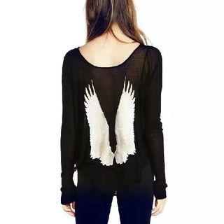 Wing Print Dip-back Top