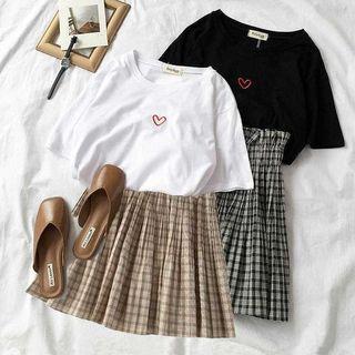 Set: Short-sleeve Heart Print T-shirt + Plaid Mini Skirt