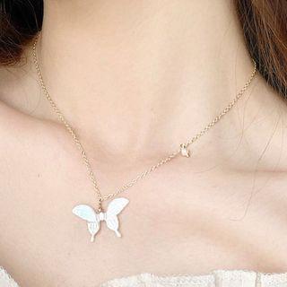 Shell Butterfly Pendant Necklace White - One Size