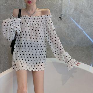 Off-shoulder Bell-sleeve Frill Trim Dotted Textured Top