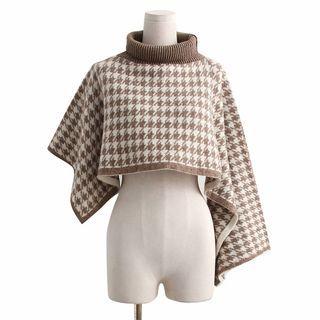 Turtleneck Patterned Shawl
