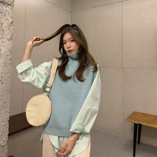 High-waist Knit Vest + Oversize Long-sleeve Shirt