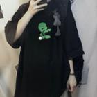 Alien Print Elbow-sleeve T-shirt