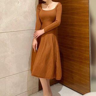 Plain Square-neck Long-sleeve Midi A-line Dress