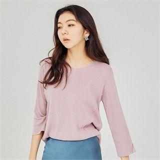 Seam-detail 3/4-sleeve Knit Top
