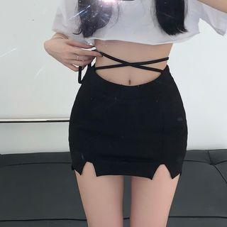 Elbow-sleeve Plain T-shirt / Pencil Skirt