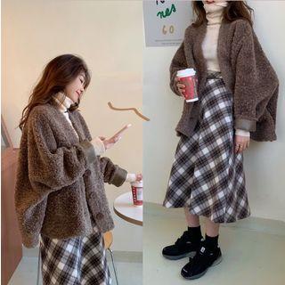 Fleece Loose-fit Jacket / Plaid Midi Skirt