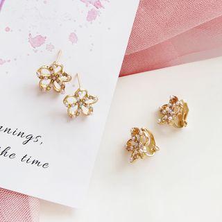 Faux Pearl Flower / Unicorn Earring