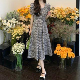 Puff-sleeve Square-neck Floral Dress Black - One Size