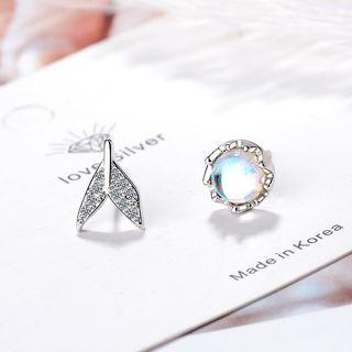 Non-matching Rhinestone Fish Tail Earring As Shown In Figure - One Size