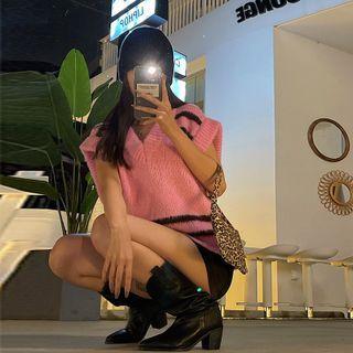 Contrast-trim Fluffy Sweater Vest