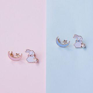 Non-matching Faux Pearl Alloy Rabbit & Moon Earring