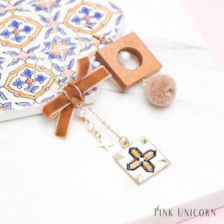 Non-matching Faux Pearl Bobble Square Dangle Earring