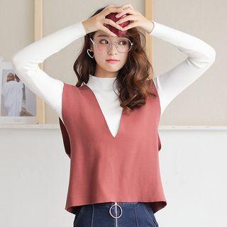Set: Mock-neck Knit Top + V-neck Vest