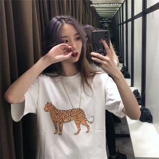 Cheetah-print Short-sleeve Round Neck T-shirt
