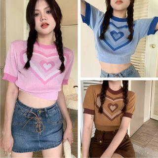 Short-sleeve Heart Cropped Knit Top