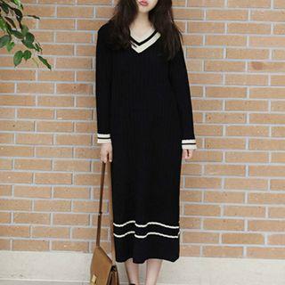Long-sleeve Contrast Trim V-neck Midi Knit Dress