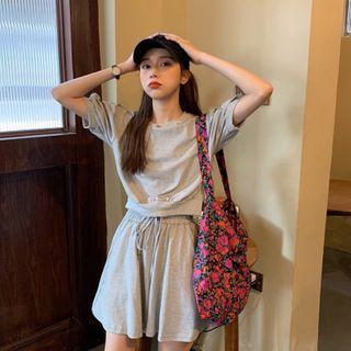 Set: Loose-fit Plain T-shirt + Skort