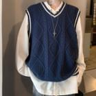 V-neck Contrast Line Cable Knit Vest