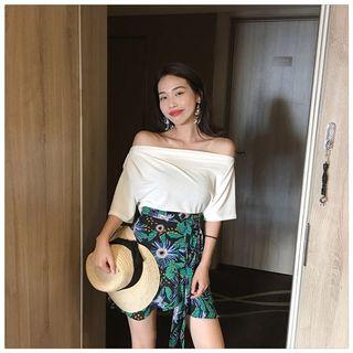 Short-sleeve Off Shoulder Top / Floral Print A-line Mini Skirt