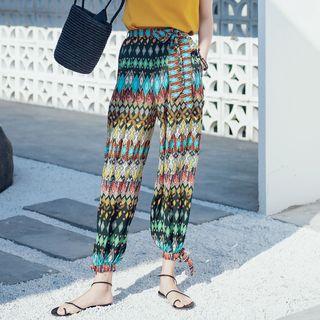 Printed Cropped Pants / V-neck Camisole Top