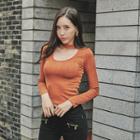 Choker U-neck T-shirt