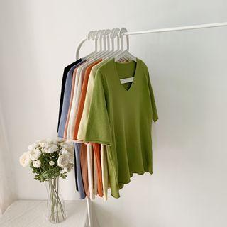 V-neck Ruffled Short-sleeved Sweater