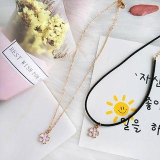Faux-pearl Flower Pendant Necklace
