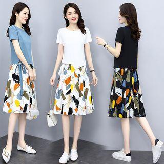 Set: Short-sleeve T-shirt + Geometric Print A-line Skirt