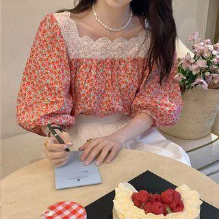 Short-sleeve Lace Trim Floral Print Top Floral - Red - One Size