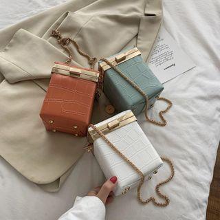 Mini Cube Chain Crossbody Bag