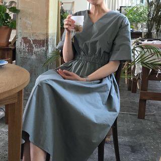 Short-sleeve V-neck Plain Dress Green - One Size