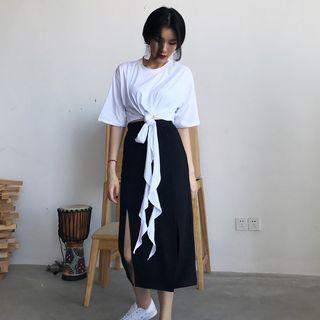 Knotted Short-sleeve T-shirt / Slit Midi Skirt