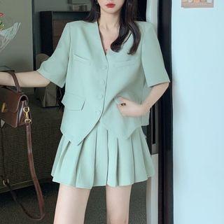 Short-sleeve Plain Blazer / Pleated Skirt