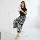 Set: Letter Print T-shirt + Band-waist Printed Pants -