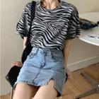 Short-sleeve Zebra Top / Denim Skirt