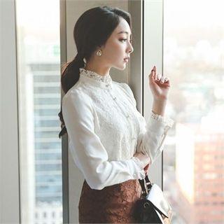 Faux-pearl Buttoned Lace-trim Blouse