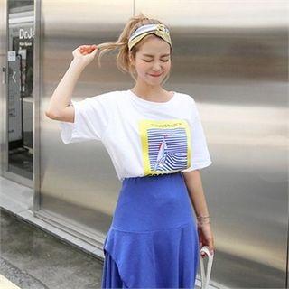 Elbow-sleeve Graphic T-shirt